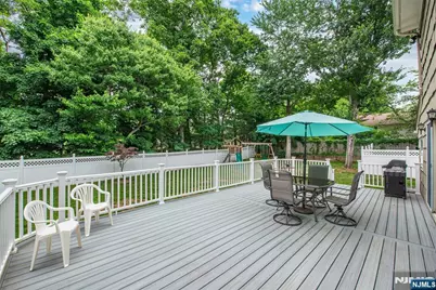7 Natalie, West Caldwell, NJ 07006 - Photo 27