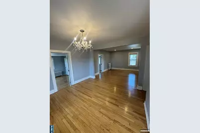 811 Pleasantview Terrace, Ridgefield, NJ 07657 - Photo 3