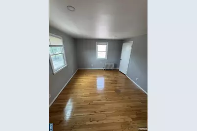 811 Pleasantview Terrace, Ridgefield, NJ 07657 - Photo 7