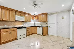 18 Patterson St, Harrison, NJ 07029 - Photo 17