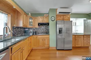 541 Page Ave, Lyndhurst Township, NJ 07071 - Photo 9