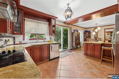 17 River Drive, Elmwood Park, NJ 07407 - Photo 15