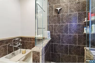 17 River Drive, Elmwood Park, NJ 07407 - Photo 11