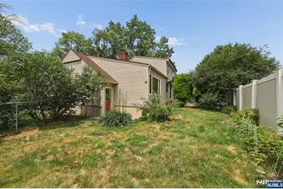 17 River Drive, Elmwood Park, NJ 07407 - Photo 31