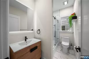 25 Knox Ave, Cliffside Park, NJ 07010 - Photo 23