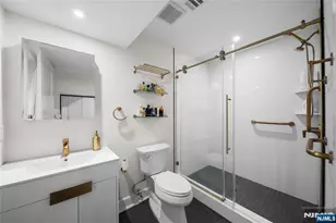 25 Knox Ave, Cliffside Park, NJ 07010 - Photo 37