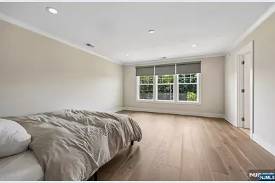 16 Goldfinch Drive, Upper Saddle River, NJ 07458 - Photo 13