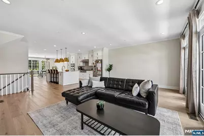 16 Goldfinch Drive, Upper Saddle River, NJ 07458 - Photo 7