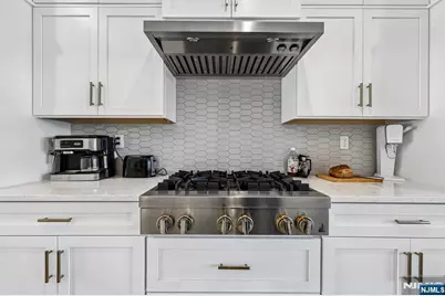 16 Goldfinch Drive, Upper Saddle River, NJ 07458 - Photo 3