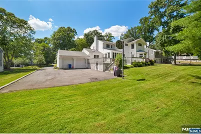 25 Tremont Terrace, Livingston, NJ 07039 - Photo 23