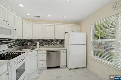2262 Nash Court, Mahwah, NJ 07430 - Photo 5