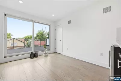 30 Lafayette Avenue, Cliffside Park, NJ 07010 - Photo 35
