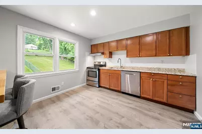 89A Forsythia, Paramus, NJ 07652 - Photo 9
