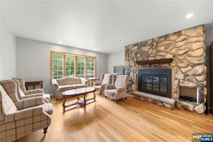 89A Forsythia, Paramus, NJ 07652 - Photo 3