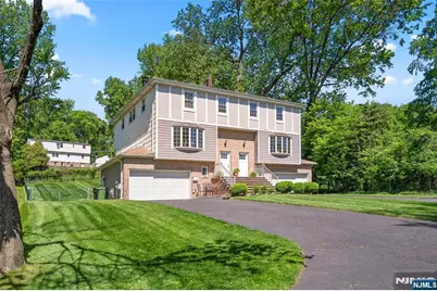 89A Forsythia, Paramus, NJ 07652 - Photo 1