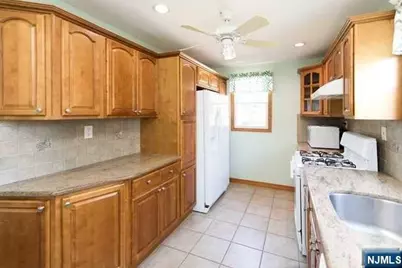 9-11 Hillcrest Road, Kearny, NJ 07032 - Photo 7