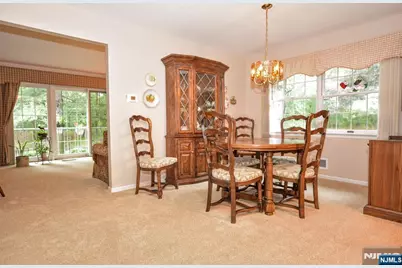 279 Collignon Way 5 #5, River Vale Township, NJ 07675 - Photo 5