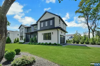 32 Highland Avenue, Demarest, NJ 07627 - Photo 3