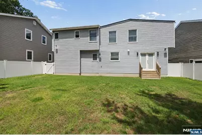 18 Sunrise Terrace, Bergenfield, NJ 07621 - Photo 23