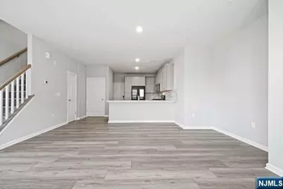 2 Arnold Drive 5301 #5301, Wood Ridge, NJ 07075 - Photo 5