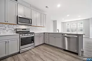 2 Arnold Dr 5301, Wood Ridge, NJ 07075 - Photo 1