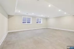 211 Warwick Ave 1, Fort Lee, NJ 07024 - Photo 25