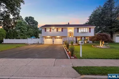 22 Cypress Lane, Paramus, NJ 07652 - Photo 3