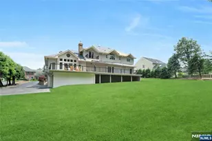 527 Lydia Ln, Wyckoff Township, NJ 07481 - Photo 23