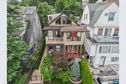 32 Hudson Terrace 2 #2, Edgewater, NJ 07020 - Photo 1
