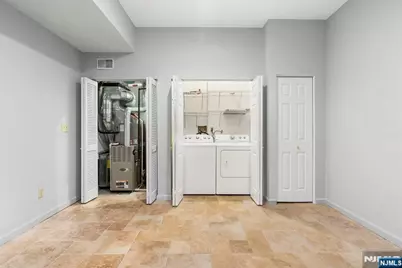 477 Undercliff Avenue, Edgewater, NJ 07020 - Photo 29