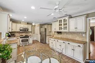 27 Chestnut Ave, Old Tappan, NJ 07675 - Photo 19