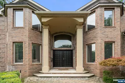 325 Cooper Place, Paramus, NJ 07652 - Photo 3
