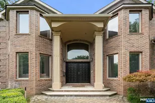 325 Cooper Pl, Paramus, NJ 07652 - Photo 3