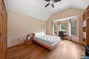 325 Cooper Pl, Paramus, NJ 07652 - Photo 21
