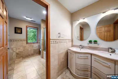325 Cooper Place, Paramus, NJ 07652 - Photo 23