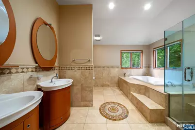 325 Cooper Place, Paramus, NJ 07652 - Photo 19