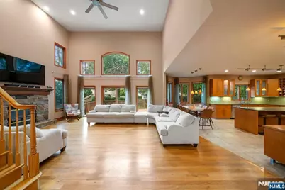325 Cooper Place, Paramus, NJ 07652 - Photo 7