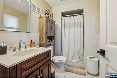 481 Macarthur Avenue 1 #1, Garfield, NJ 07026 - Photo 21