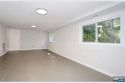 69 Pittis Avenue, Allendale, NJ 07401 - Photo 29