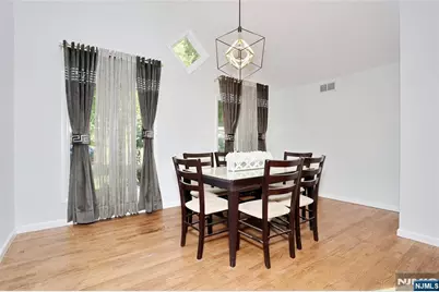 69 Pittis Avenue, Allendale, NJ 07401 - Photo 5