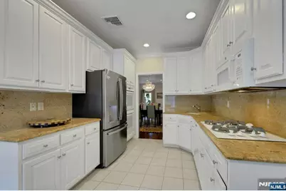 143 Stonegate Trail 44 #44, Cresskill, NJ 07626 - Photo 17