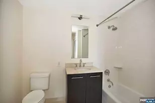 512 Hudson Park 512, Edgewater, NJ 07020 - Photo 13