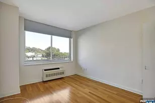 512 Hudson Park 512, Edgewater, NJ 07020 - Photo 11