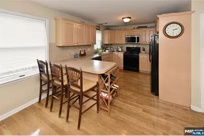 253 Madison Avenue, Wyckoff Township, NJ 07481 - Photo 5