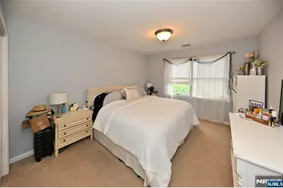 253 Madison Avenue, Wyckoff Township, NJ 07481 - Photo 7