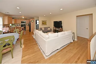 253 Madison Avenue, Wyckoff Township, NJ 07481 - Photo 3