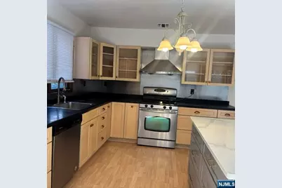 2141 South Street 2141 #2141, Fort Lee, NJ 07024 - Photo 7
