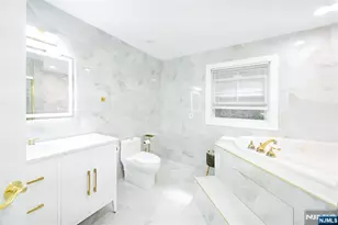 19 Coles Ct, River Edge, NJ 07661 - Photo 7