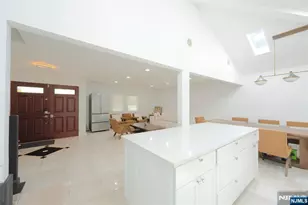 19 Coles Ct, River Edge, NJ 07661 - Photo 3