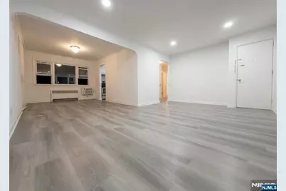 754 Kingsland Avenue, Ridgefield, NJ 07657 - Photo 3